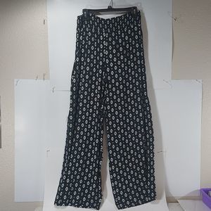 Maurices Women's Black with White Aztec Print Lounging Pants szL